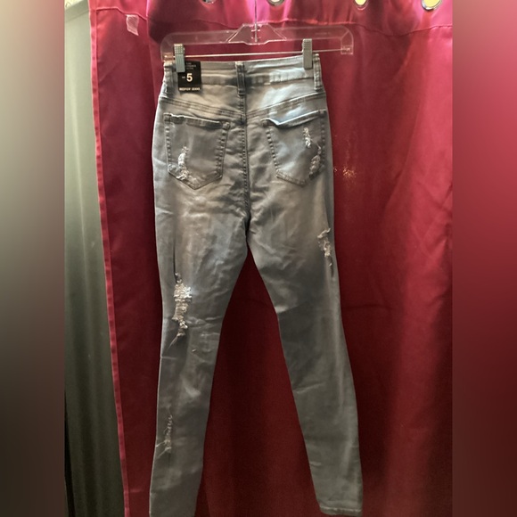 REDFOX JEANS
Women #72 - Picture 2 of 2